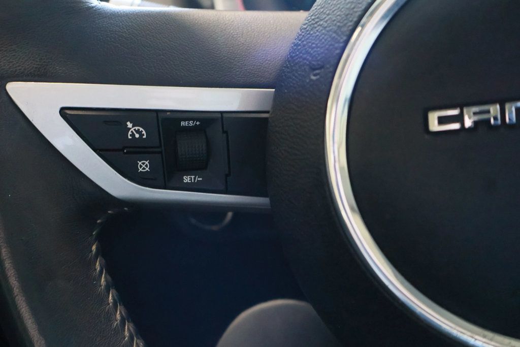 2011 Chevrolet Camaro Coupe 2SS photo 19