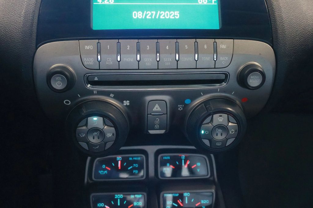 2011 Chevrolet Camaro Coupe 2SS photo 25