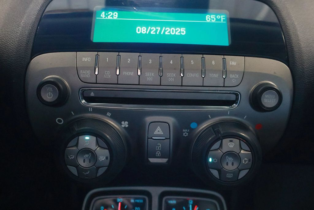 2011 Chevrolet Camaro Coupe 2SS photo 26