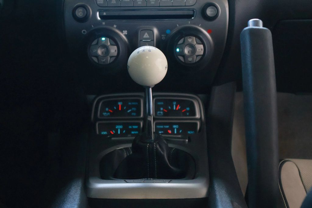 2011 Chevrolet Camaro Coupe 2SS photo 28