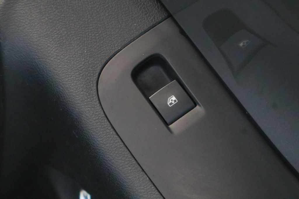 2011 Chevrolet Camaro Coupe 2SS photo 33