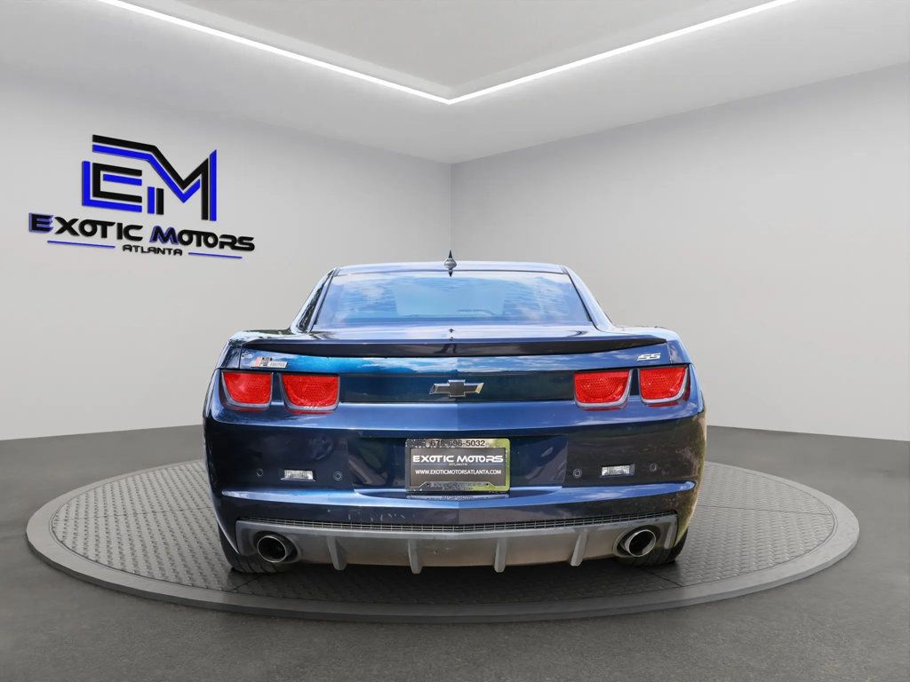 2011 Chevrolet Camaro Coupe 2SS photo 4