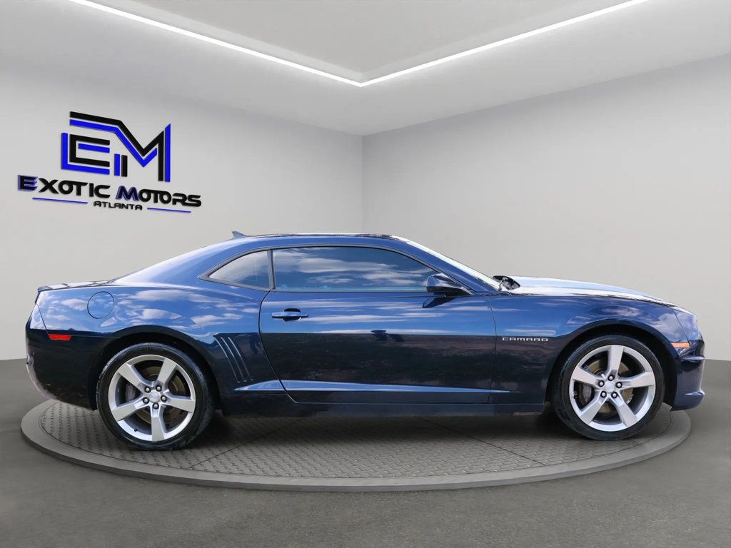 2011 Chevrolet Camaro Coupe 2SS photo 7