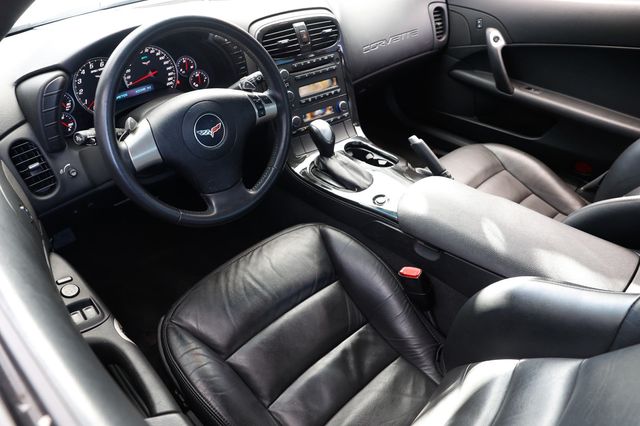 2011 Chevrolet Corvette 2dr Coupe w/1LT - 22963622 - 5