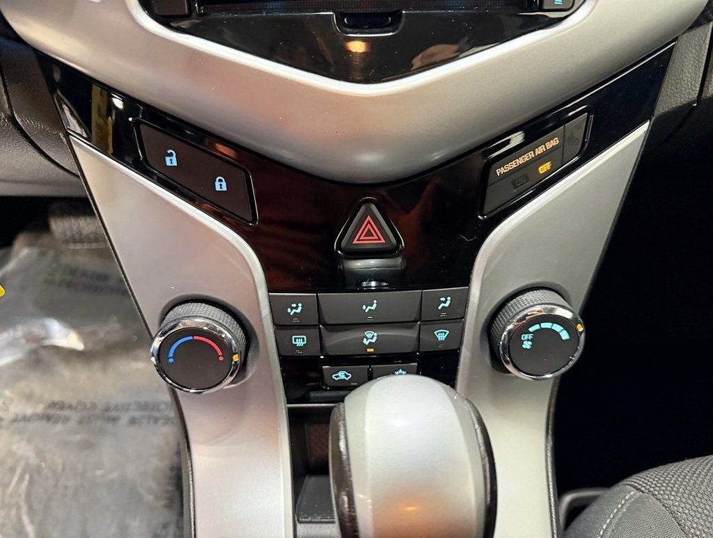 2011 Chevrolet CRUZE 4dr Sedan ECO w/1XF - 22952206 - 16