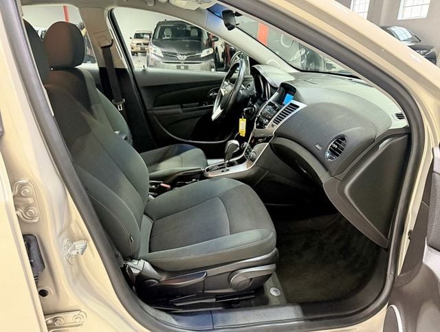 2011 Chevrolet CRUZE 4dr Sedan ECO w/1XF - 22952206 - 29