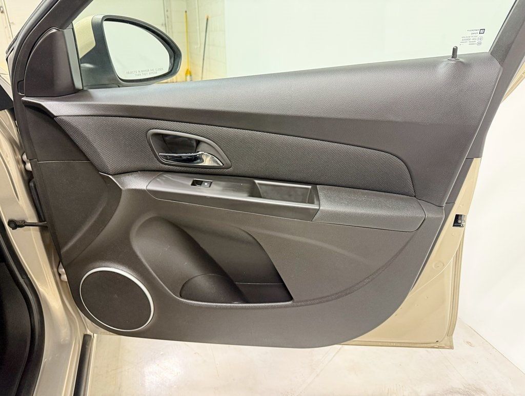 2011 Chevrolet CRUZE 4dr Sedan ECO w/1XF - 22952206 - 30