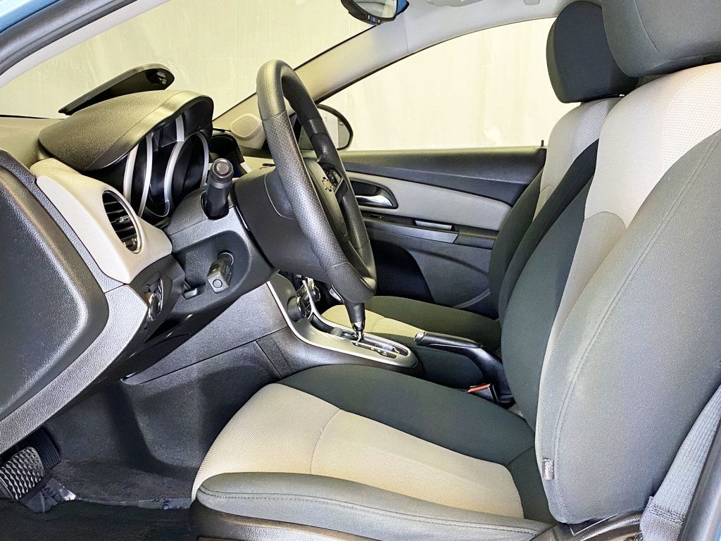 2011 Chevrolet CRUZE 4dr Sedan LS - 22938136 - 15
