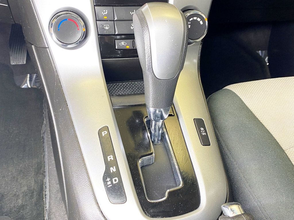 2011 Chevrolet CRUZE 4dr Sedan LS - 22938136 - 29