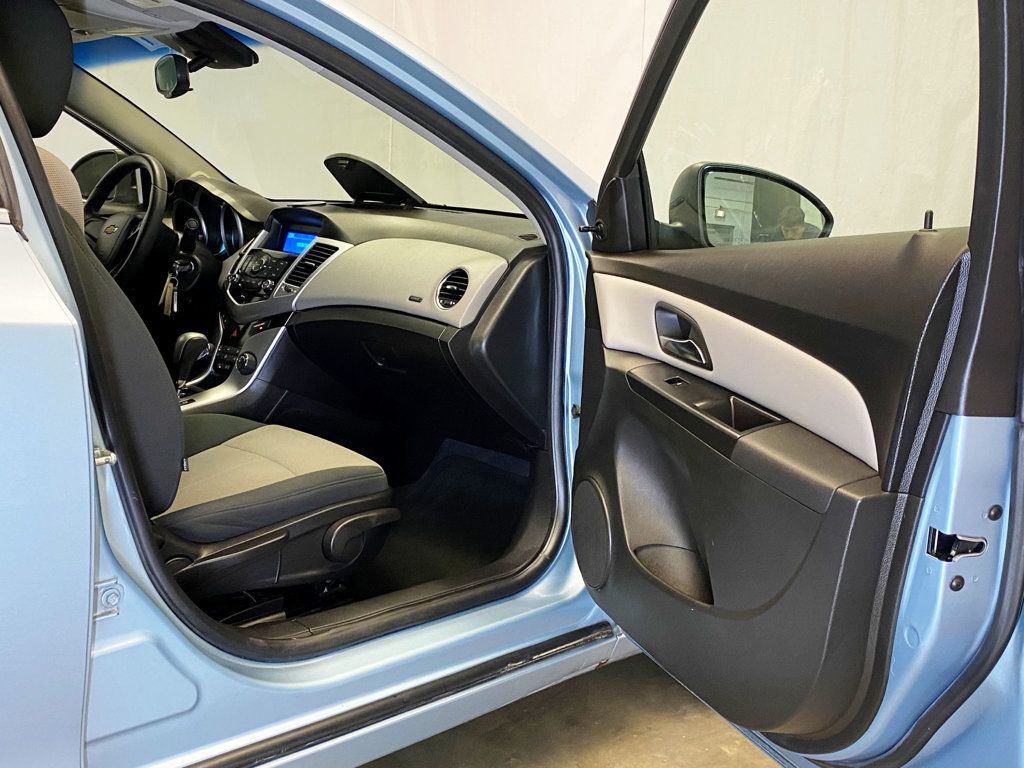 2011 Chevrolet CRUZE 4dr Sedan LS - 22938136 - 33