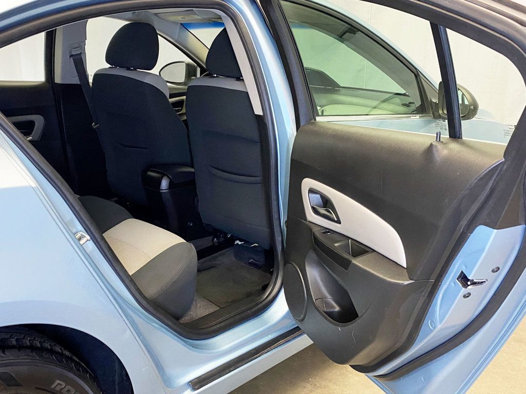 2011 Chevrolet CRUZE 4dr Sedan LS - 22938136 - 39