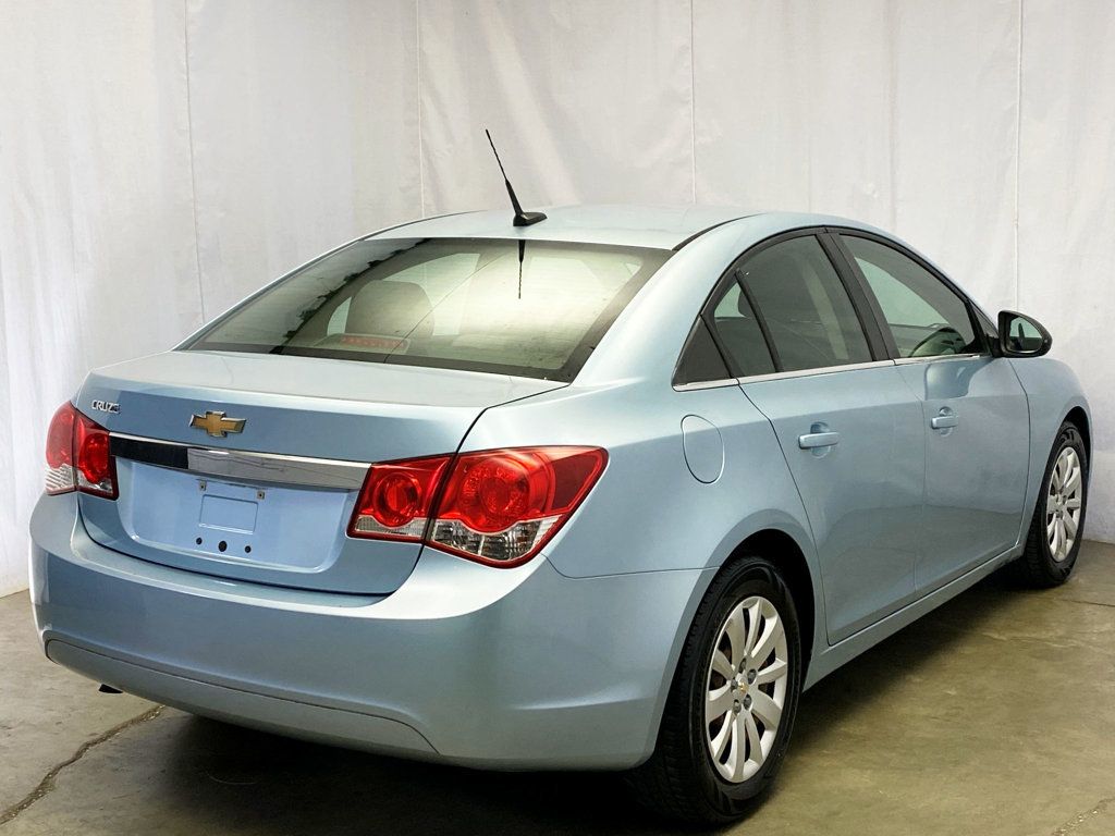2011 Chevrolet CRUZE 4dr Sedan LS - 22938136 - 6