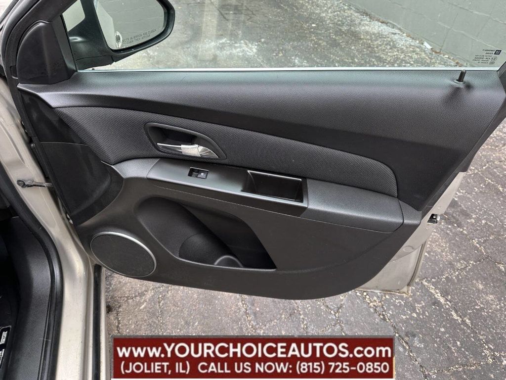 2011 Chevrolet CRUZE 4dr Sedan LT w/1LT - 22825290 - 32