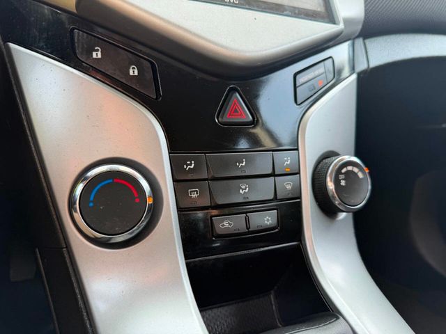 2011 Chevrolet CRUZE 4dr Sedan LT w/1LT - 22964304 - 37