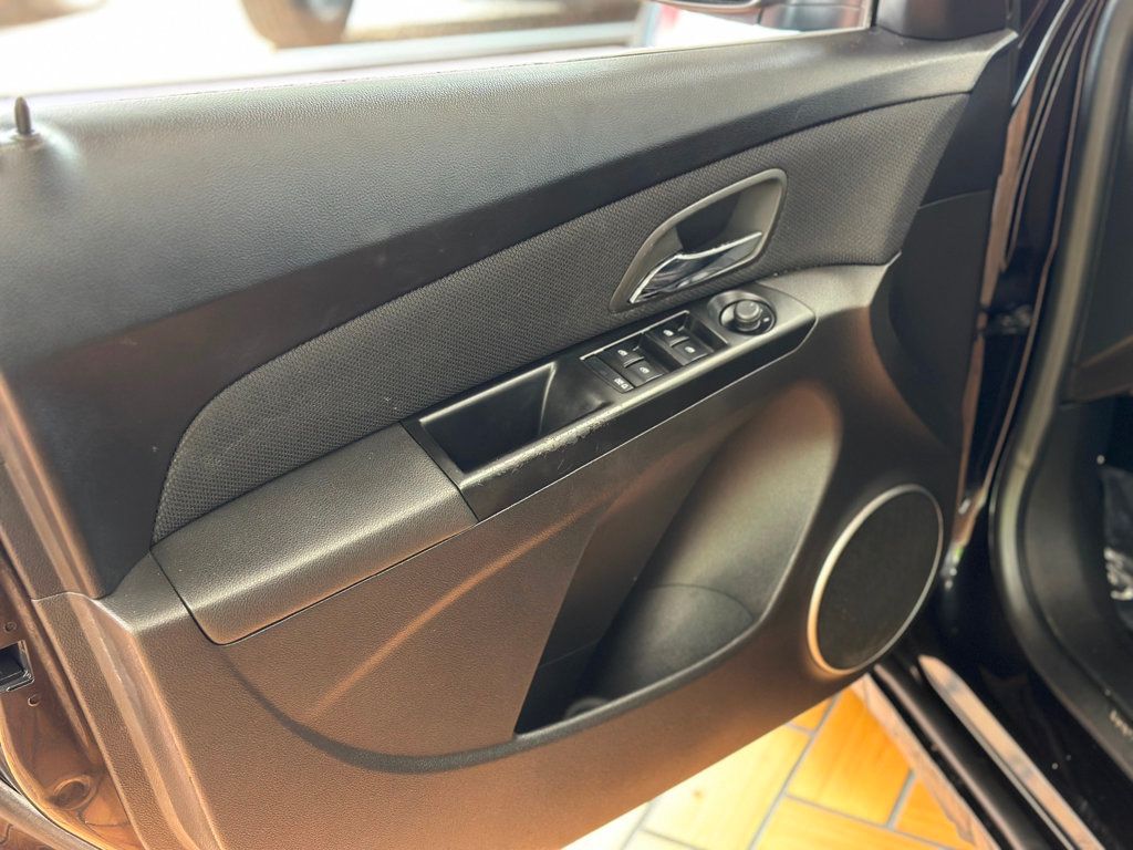 2011 Chevrolet CRUZE 4dr Sedan LT w/2LT - 22899901 - 15