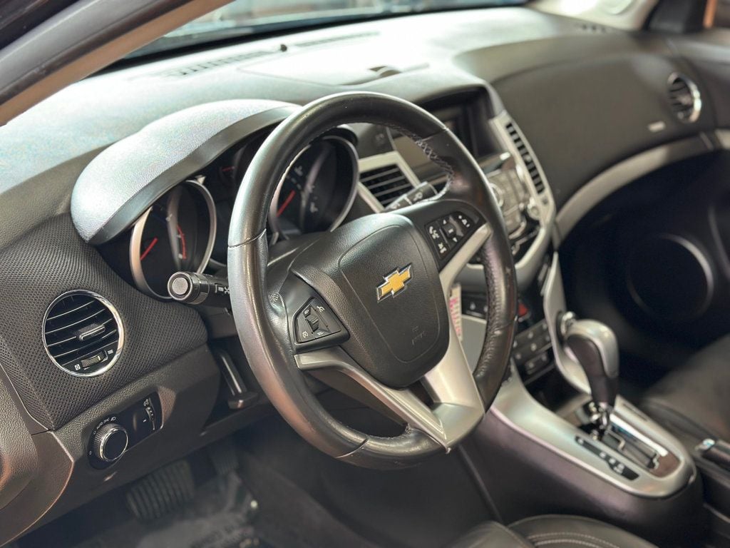 2011 Chevrolet CRUZE 4dr Sedan LT w/2LT - 22899901 - 17