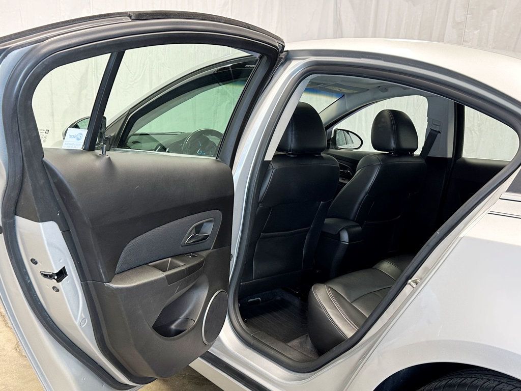 2011 Chevrolet CRUZE 4dr Sedan LTZ - 23079573 - 32