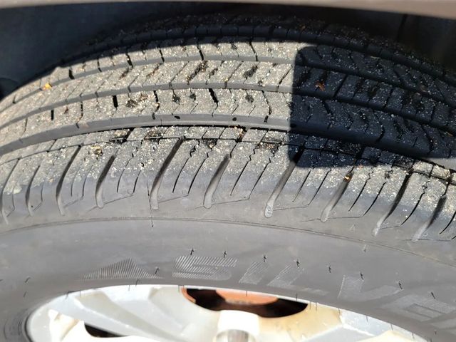 2011 Chevrolet Equinox LT Sport Utility 4D - 23015655 - 17
