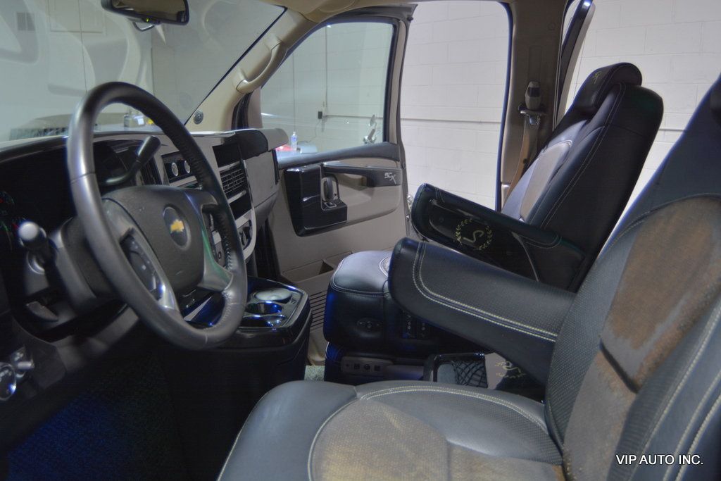 2011 Chevrolet Express 1500 Passenger  - 22580165 - 16