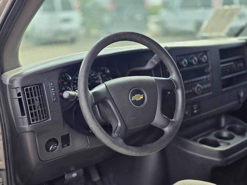 2011 Chevrolet Express 2500 LS - 22983655 - 12