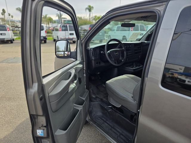 2011 Chevrolet Express 2500 LS - 22983655 - 15