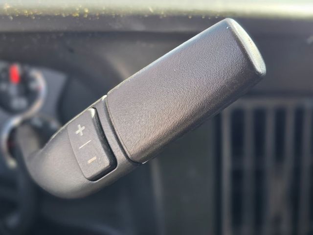 2011 Chevrolet Express 2500 LS - 22983655 - 24