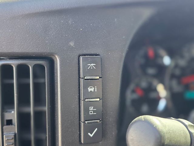 2011 Chevrolet Express 2500 LS - 22983655 - 26