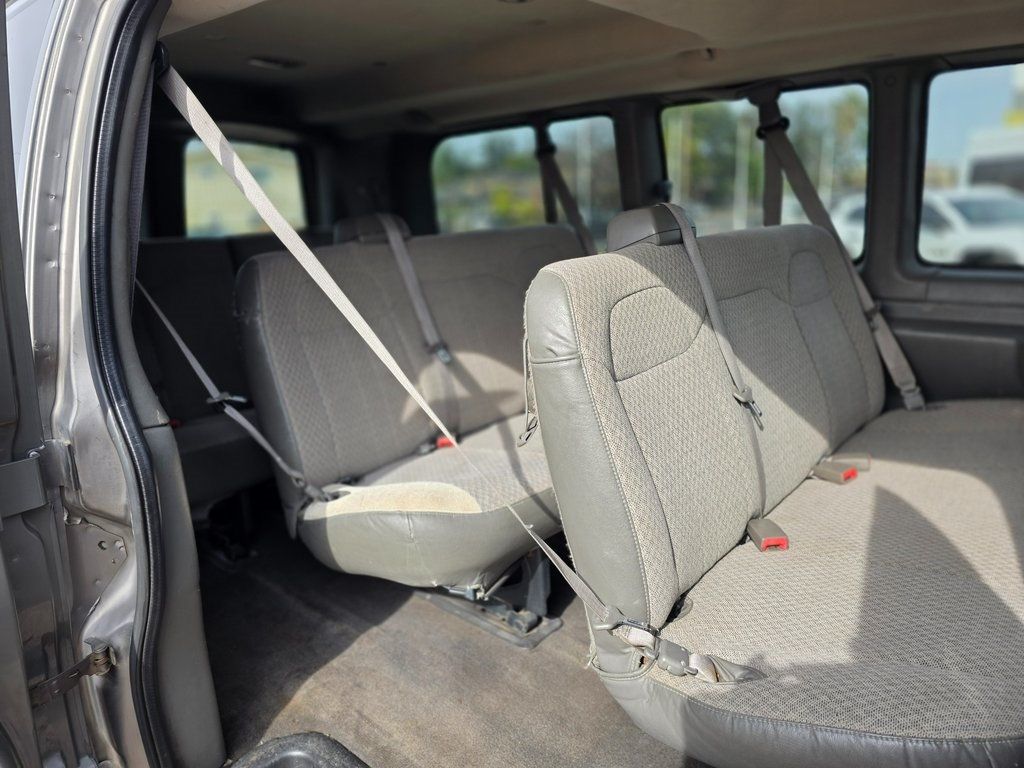 2011 Chevrolet Express 2500 LS - 22983655 - 7