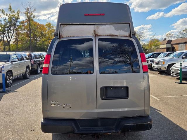 2011 Chevrolet Express 3500 Passenger LS Extended Van 3D - 22969470 - 10