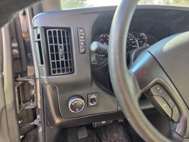 2011 Chevrolet Express 3500 Passenger LS Extended Van 3D - 22969470 - 17