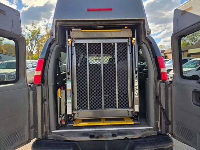 2011 Chevrolet Express 3500 Passenger LS Extended Van 3D - 22969470 - 22