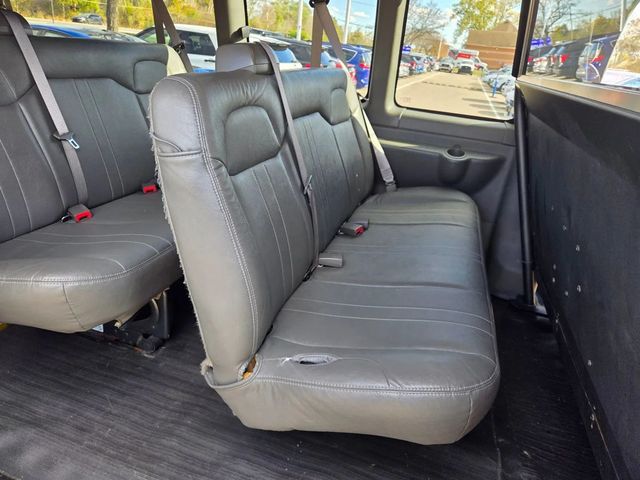 2011 Chevrolet Express 3500 Passenger LS Extended Van 3D - 22969470 - 27