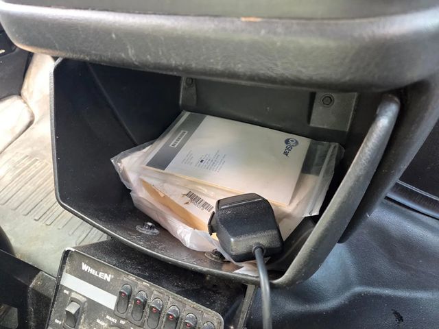 2011 Chevrolet Express 3500 Passenger LS Extended Van 3D - 22969470 - 29