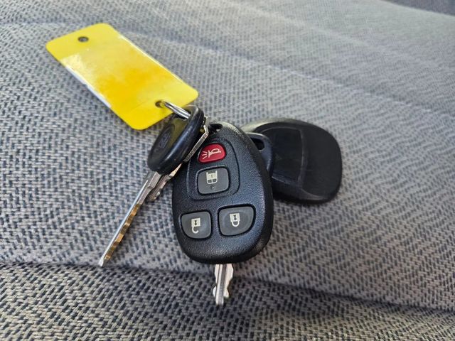 2011 Chevrolet Express 3500 Passenger LS Extended Van 3D - 22969470 - 34