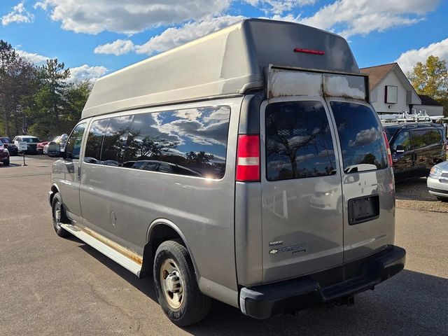 2011 Chevrolet Express 3500 Passenger LS Extended Van 3D - 22969470 - 4