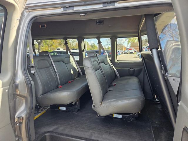 2011 Chevrolet Express 3500 Passenger LS Extended Van 3D - 22969470 - 5