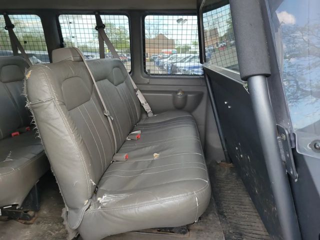 2011 Chevrolet Express 3500 Passenger LS Extended Van 3D - 23032267 - 13