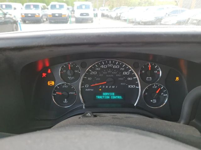 2011 Chevrolet Express 3500 Passenger LS Extended Van 3D - 23032267 - 27