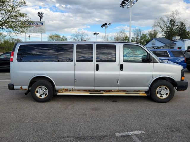 2011 Chevrolet Express 3500 Passenger LS Extended Van 3D - 23032267 - 2