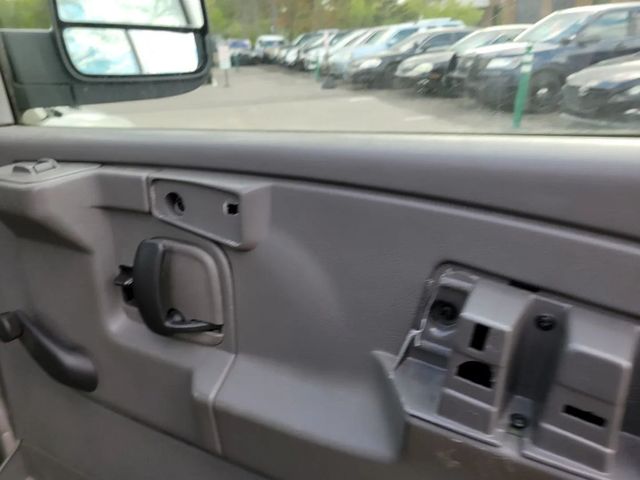 2011 Chevrolet Express 3500 Passenger LS Extended Van 3D - 23032267 - 33