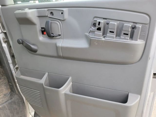 2011 Chevrolet Express 3500 Passenger LS Extended Van 3D - 23032267 - 34