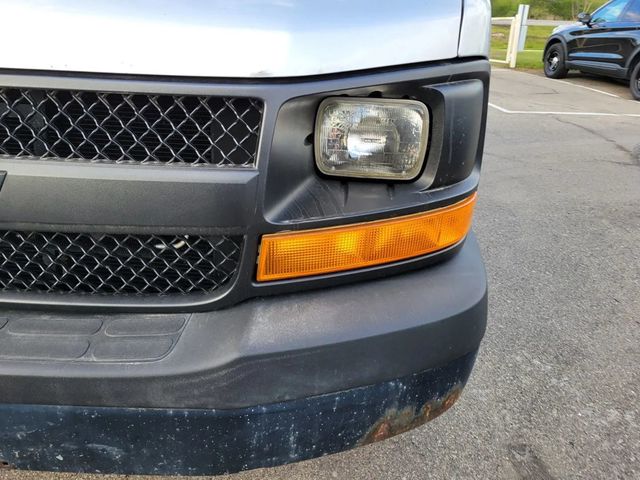 2011 Chevrolet Express 3500 Passenger LS Extended Van 3D - 23032267 - 42