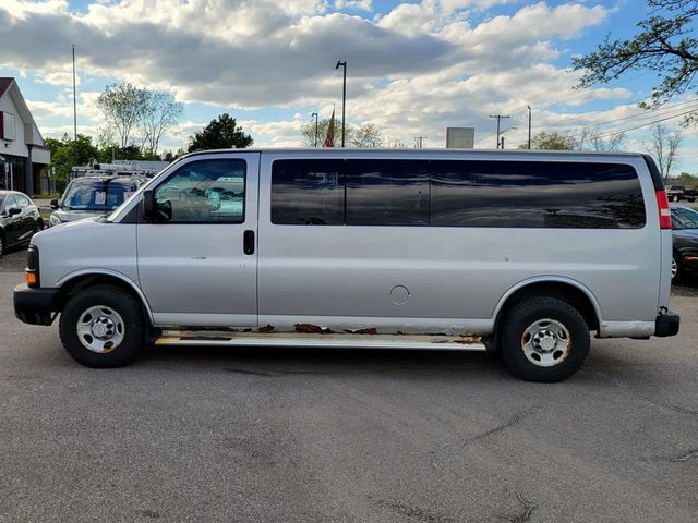 2011 Chevrolet Express 3500 Passenger LS Extended Van 3D - 23032267 - 6