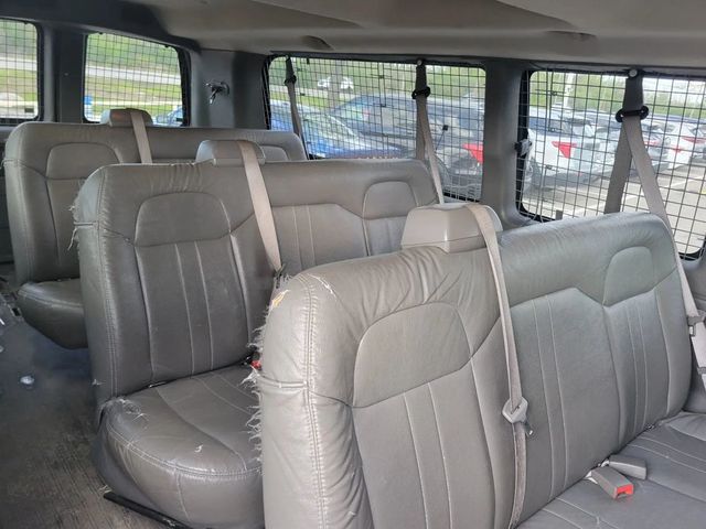 2011 Chevrolet Express 3500 Passenger LS Extended Van 3D - 23032267 - 7