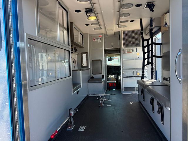 2011 Chevrolet Express Ambulance  - 23004245 - 7
