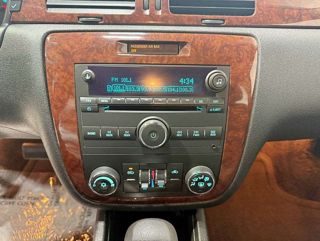 2011 Chevrolet Impala 4dr Sedan LT - 22938268 - 14