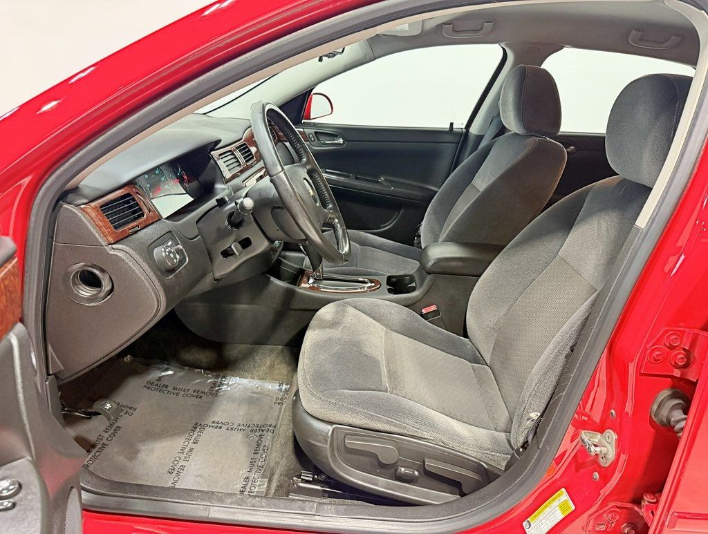 2011 Chevrolet Impala 4dr Sedan LT - 22938268 - 18