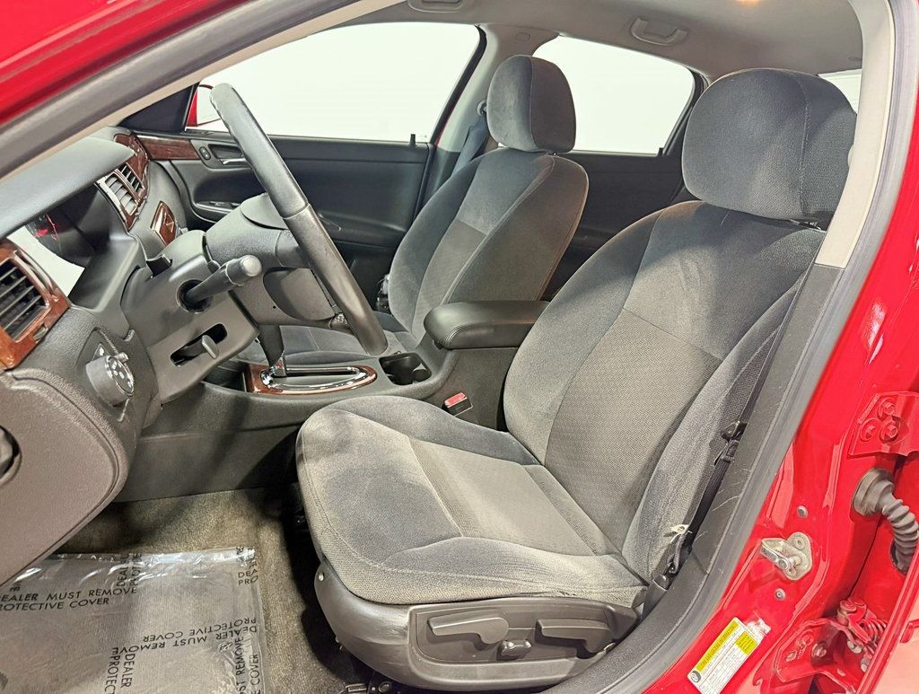 2011 Chevrolet Impala 4dr Sedan LT - 22938268 - 19