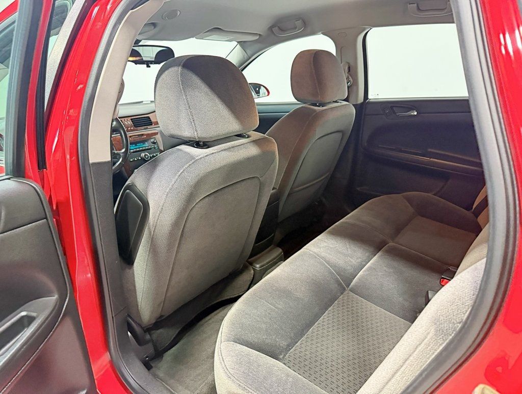 2011 Chevrolet Impala 4dr Sedan LT - 22938268 - 27