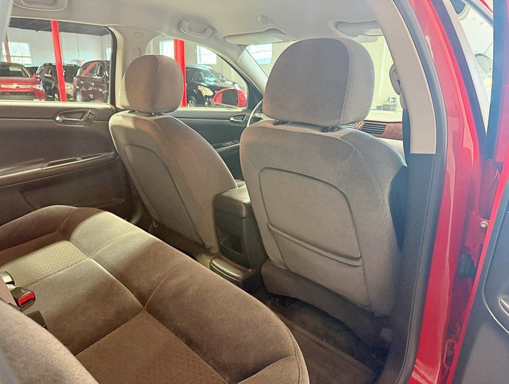 2011 Chevrolet Impala 4dr Sedan LT - 22938268 - 31